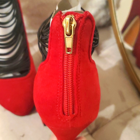 Shi By Journeys Elegant Red Women's Heels - Picture 9 of 12